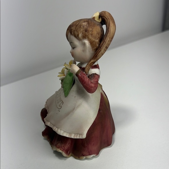Lefton vintage August Figurine‎ with Flowers - Picture 5 of 6